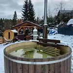 Semesterbostad Na Orave So Saunou A Kupacou Kadou *