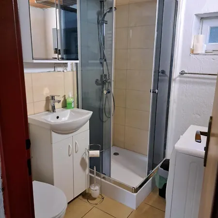 Na Orave So Saunou A Kupacou Kadou Námestovo